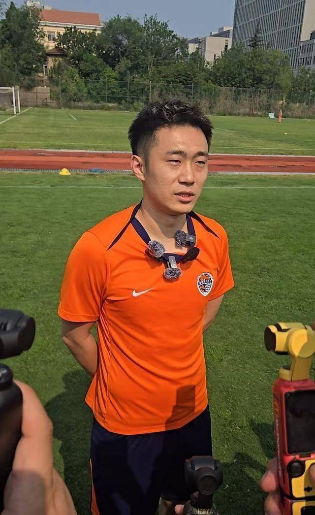 青岛海牛引援不选泰山！李霄鹏全方位补强：德尔加多接班人加盟的简单介绍