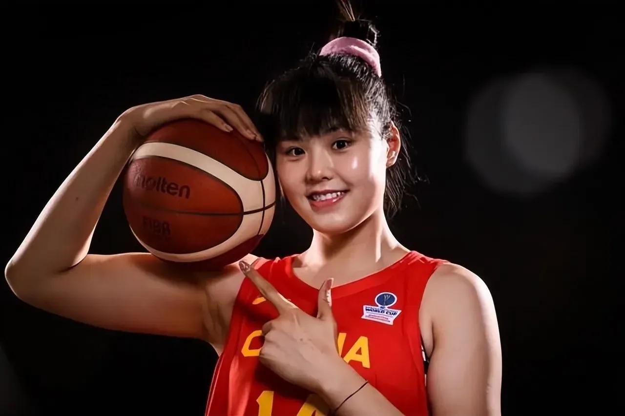 开云体育-中国女篮平均年龄25.4岁选材着眼于洛杉矶奥运会FIBA发布中国女篮写真张子宇韩旭搞怪的简单介绍