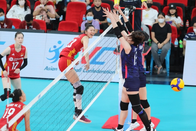 开云体育-世联赛-女排3-2德国决胜局18-16庄宇珊28分(女排德国队)