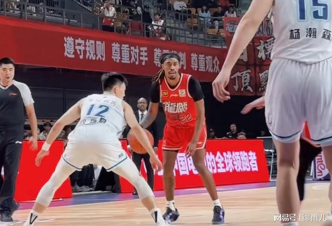 包含广东两战惨败64分！浙江续约2米13超级外援！青岛得分王下季回归的词条