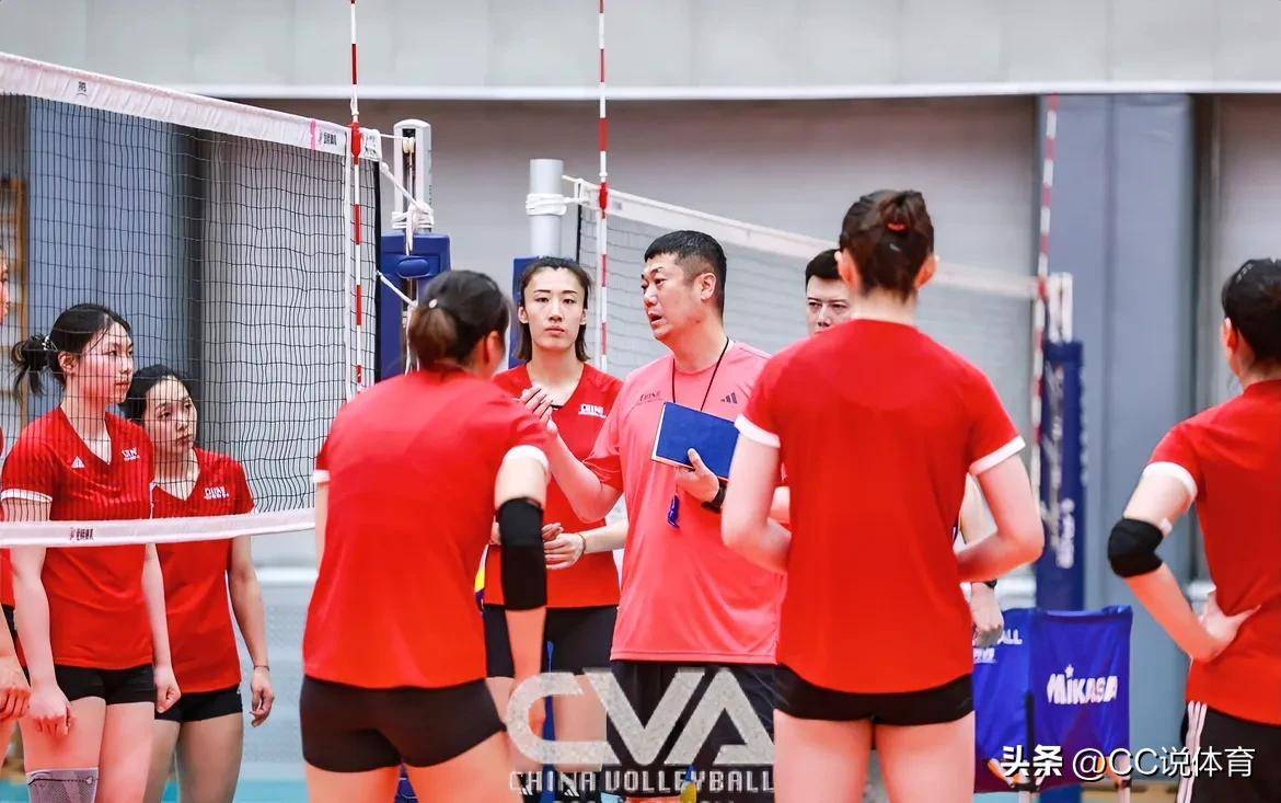热身赛-中国女排1-3遭波兰逆转提前感受魔鬼主场(女篮欧洲拉练热身赛直播)