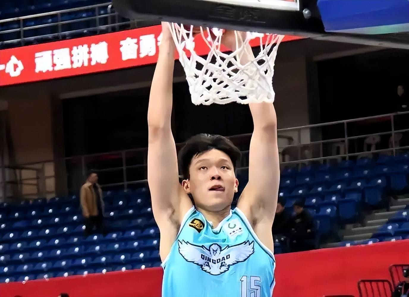 NBA首轮日！青岛男篮邀请球迷见证杨瀚森选秀机会(青岛男篮杨瀚森身高)