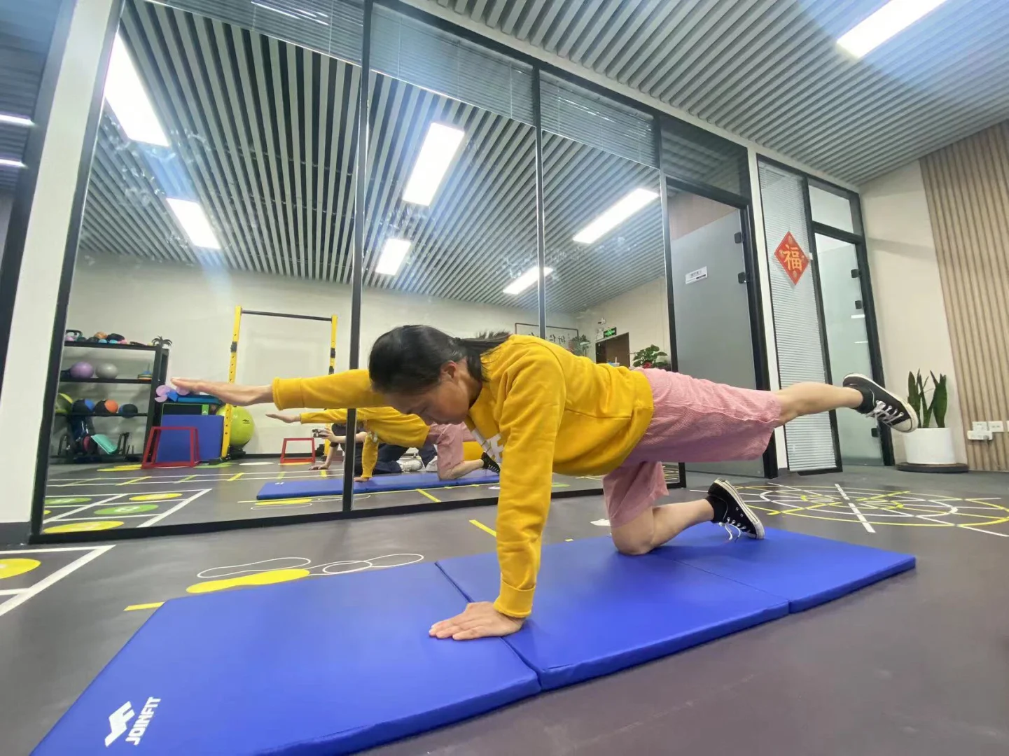 开云体育-温淞社媒晒休赛期日常：挑战每次训练完扣一个再回家(重庆山体滑坡14人遇难谣言)