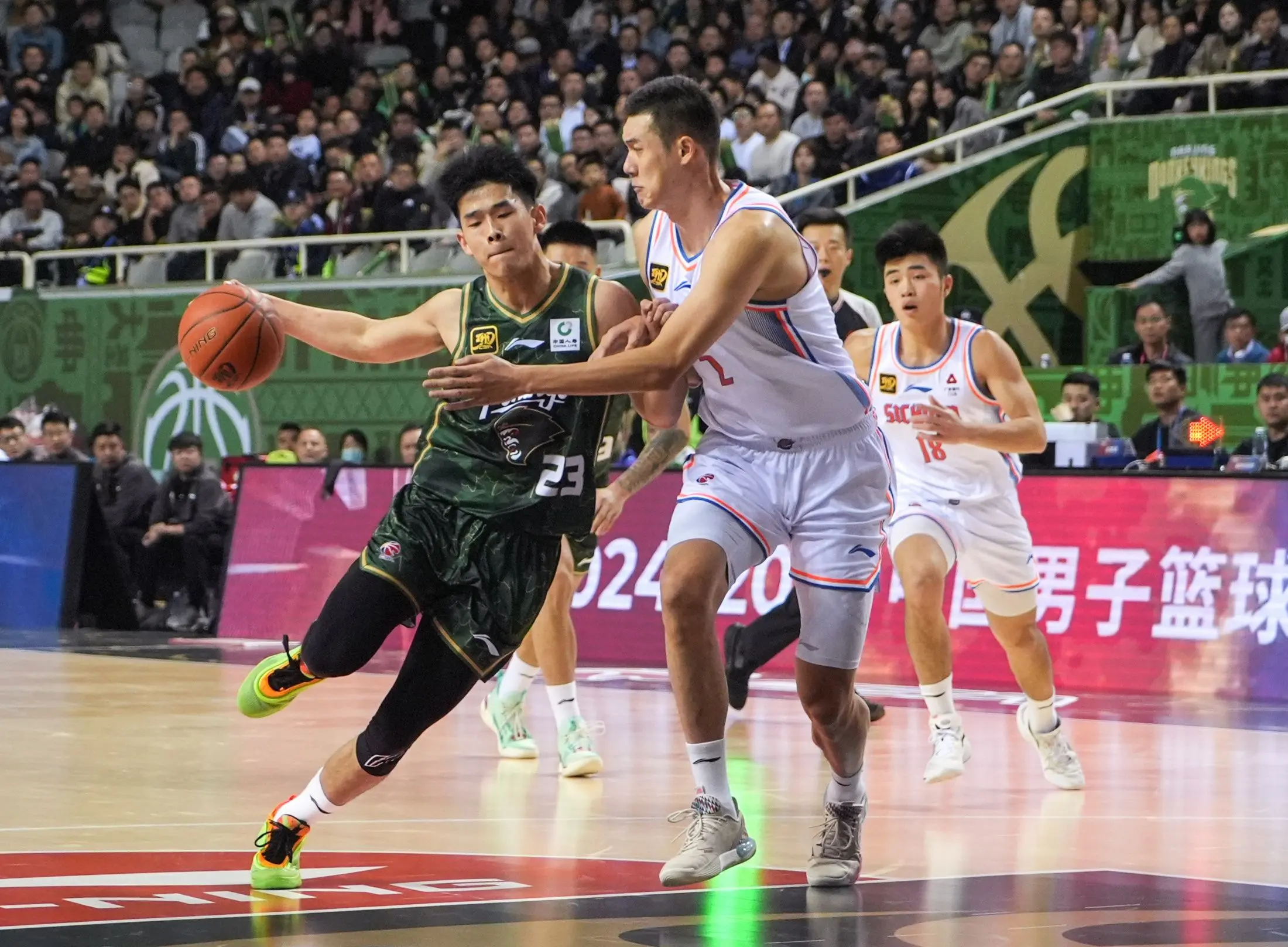关于俱乐部杯-米奇26+17青岛胜同曦林崴19分的信息